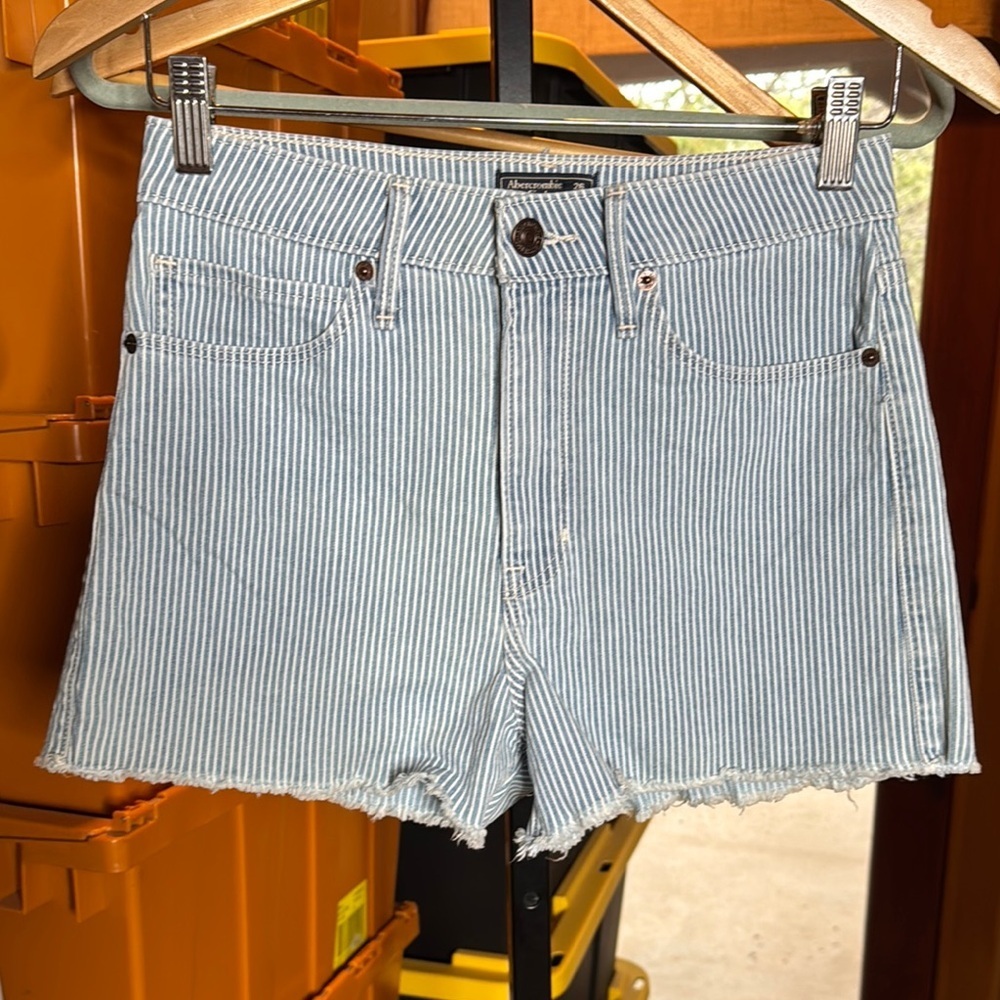 Abercrombie & Fitch Simone High Rise Striped Denim Shorts Blue White Size 26 - Picture 2 of 11